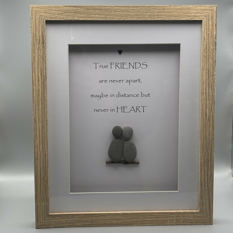 True Friends – Medium|True Friends (935). Medium with light frame|True Friends (939). Medium with light frame