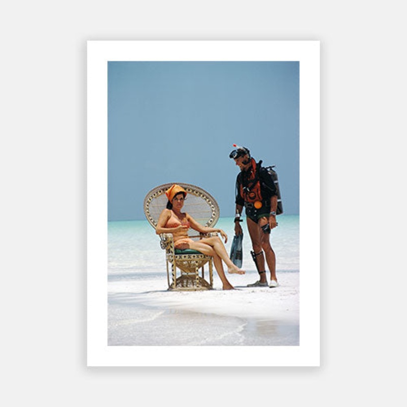 A Friendly Chat|C – 320 x 490|D – 390 x 590|E – 490 x 730|F – 640 x 965|G – 965 x 1440|Photographic Paper|Canvas|None|White|Black|Scandi