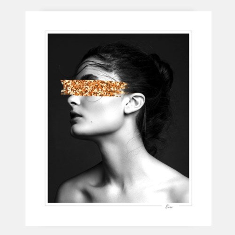 Gold in her eyes|C – 400 x 500|D – 500 x 600|E – 600 x 760|F – 760 x 1000|G – 1000 x 1300|Matt Photographic Paper|None|White|Black|Scandi