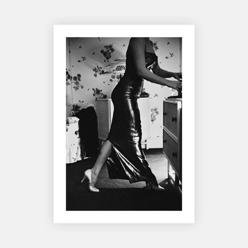 Marilyn Gets Ready|B – 195 x 290|C – 320 x 490|Photographic Paper|None|White|Black|Scandi