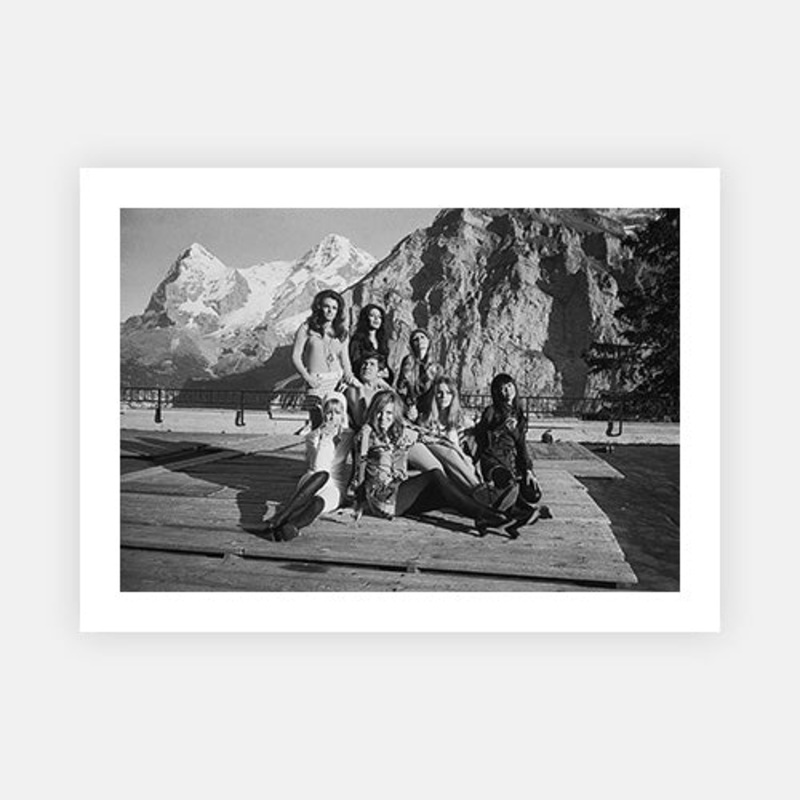 Bond Girls|C – 320 x 490|D – 390 x 590|E – 490 x 730|F – 640 x 965|Photographic Paper|None|White|Black|Scandi