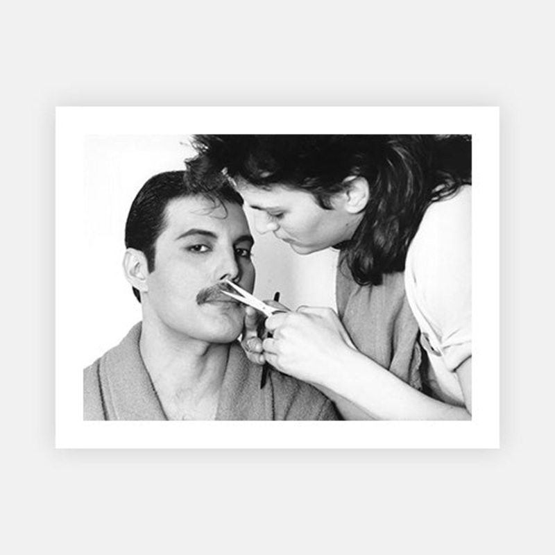 Grooming Freddie|B – 195 x 290|C – 320 x 490|Photographic Paper|None|White|Black|Scandi