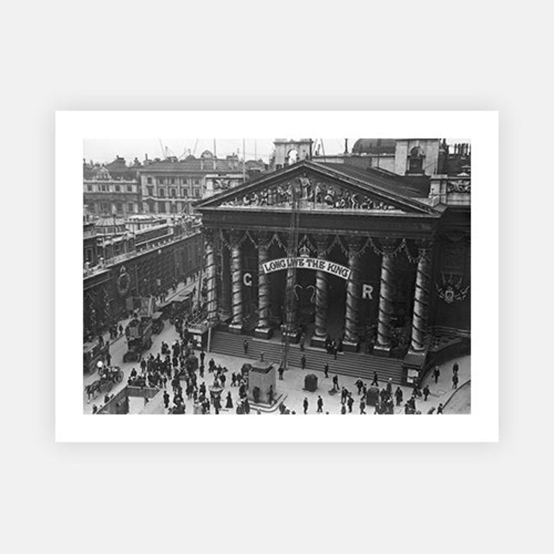 Long Live The King|C – 320 x 490|D – 390 x 590|E – 490 x 730|F – 640 x 965|Photographic Paper|None|White|Black|Scandi