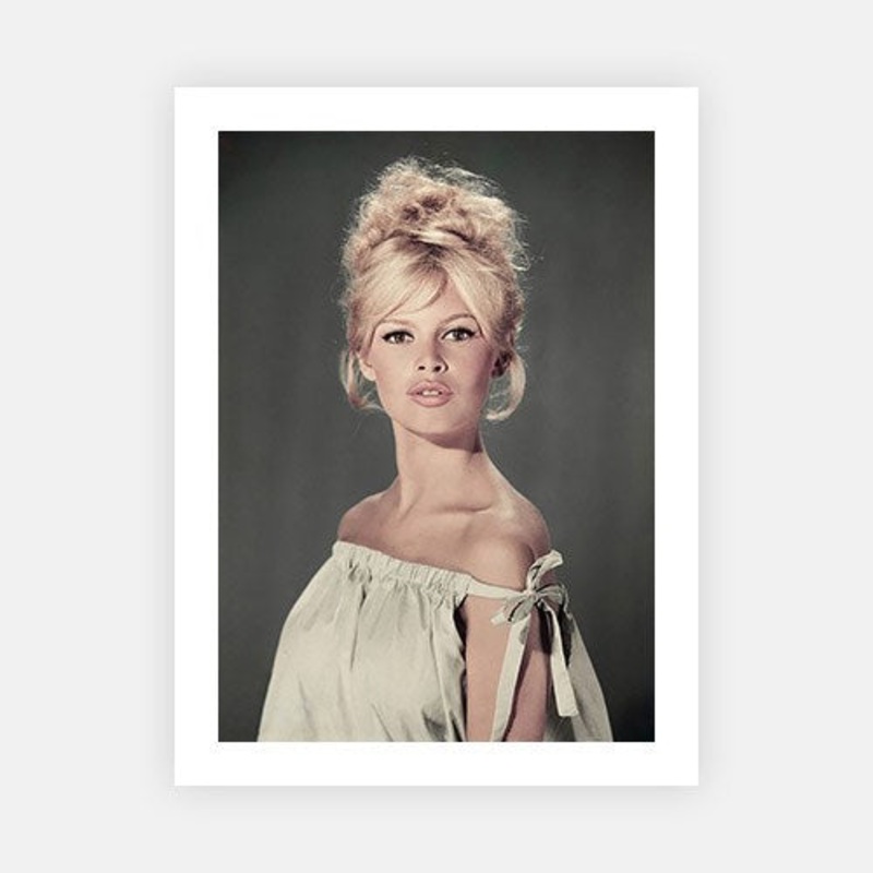 Pouting Bardot|B – 195 x 290|C – 320 x 490|D – 390 x 590|Photographic Paper|None|White|Black|Scandi