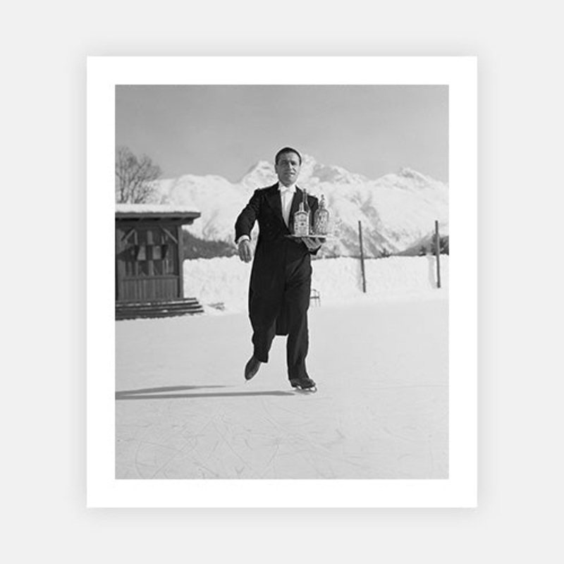 Skating Waiter|C – 320 x 490|D – 390 x 590|E – 490 x 730|F – 640 x 965|G – 965 x 1440|Photographic Paper|None|White|Black|Scandi