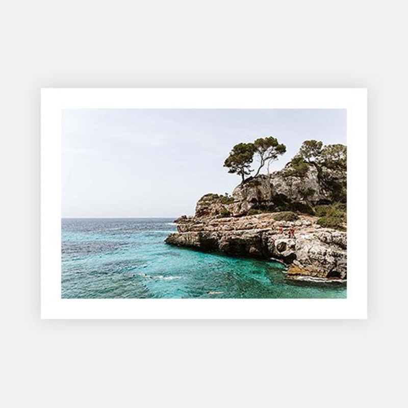 Crystal Blues No2|E – 500 x 760|F – 660 x 1000|G – 850 x 1300|Canvas|Photographic Paper|Rag Paper|None|Black|White|Scandi