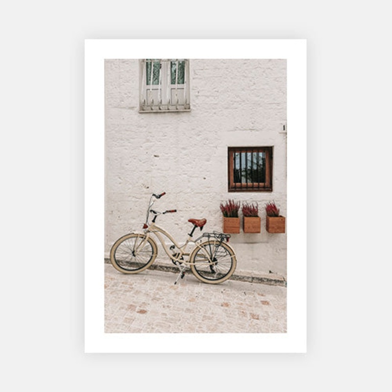 Picking up Cannoli|E – 500 x 760|F – 660 x 1000|G – 850 x 1300|Photographic Paper|Rag Paper|Canvas|None|Black|Scandi|White