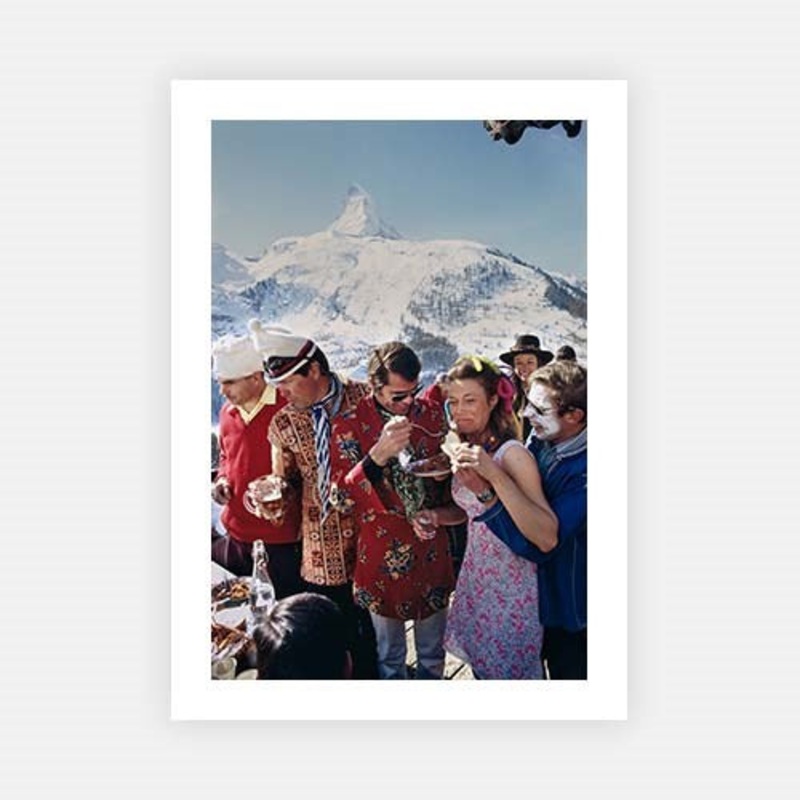 Zermatt Skiing 2|C – 320 x 490|D – 390 x 590|E – 490 x 730|F – 640 x 965|Photographic Paper|Canvas|None|White|Black|Scandi