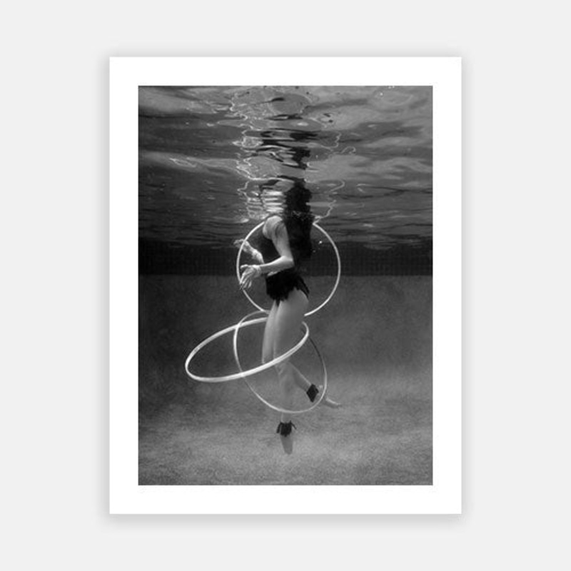 Showtime 3|G – 1000 x 1300|H – 1400 x 1900|Canvas|Rag Paper|None|Gold|Black|Scandi|White