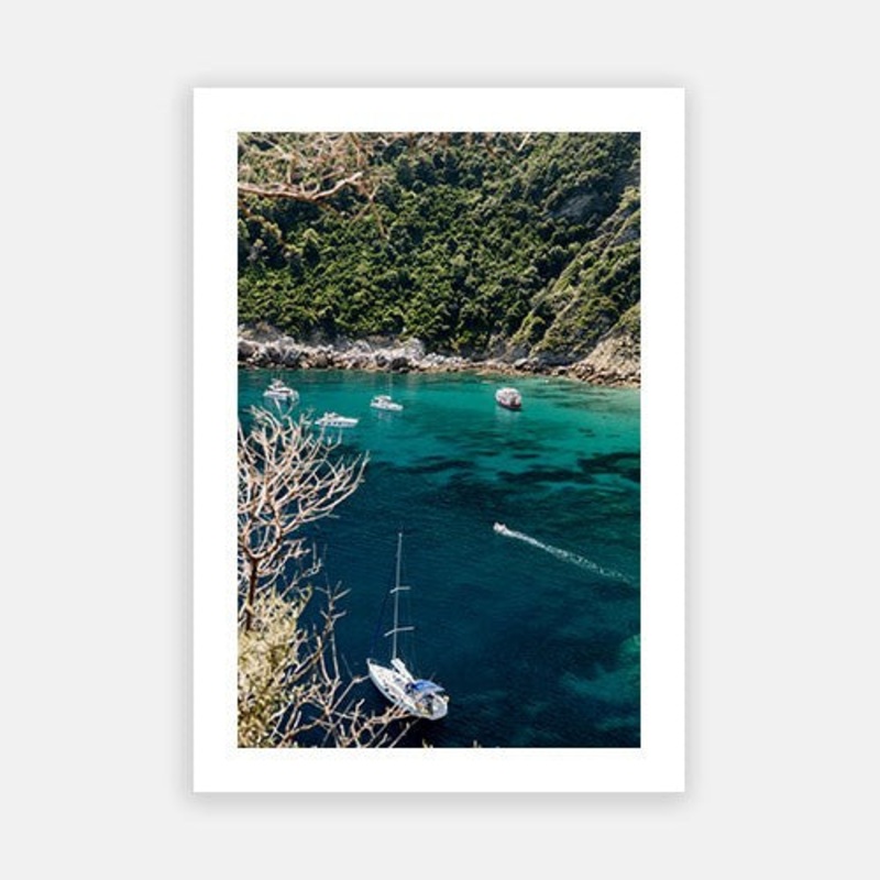 Mamma Mia 02|E – 500 x 760|F – 660 x 1000|G – 850 x 1300|Photographic Paper|Rag Paper|Canvas|None|White|Black|Scandi