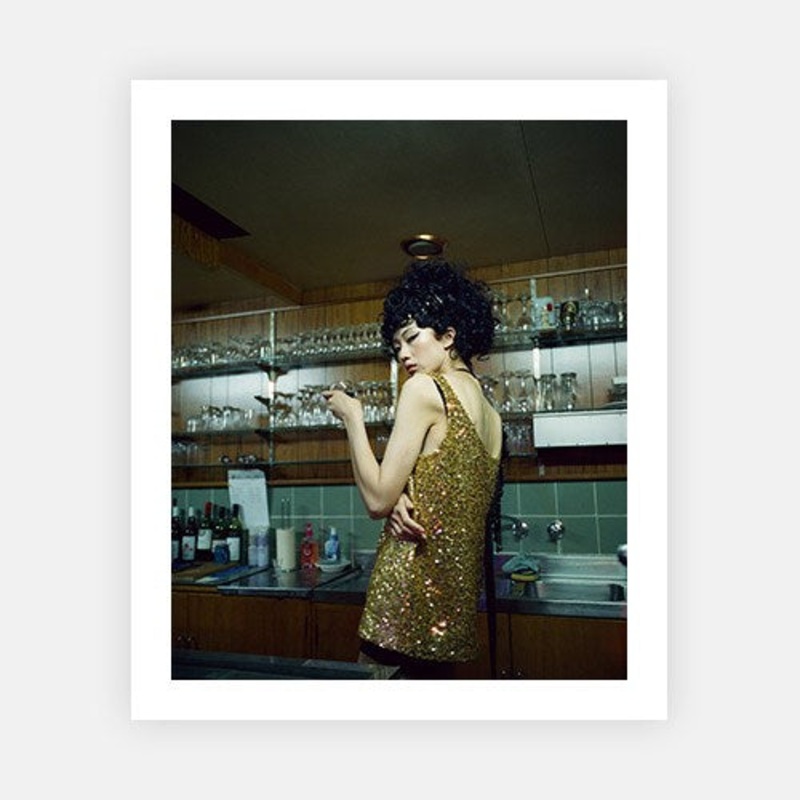 The Wandering Songstress|XS – 390 x 480|S – 480 x 600|M – 730 x 900|L – 830 x 1020|XL – 970 x 1200|Photographic Paper|Rag Paper|None|Black|White|Scandi