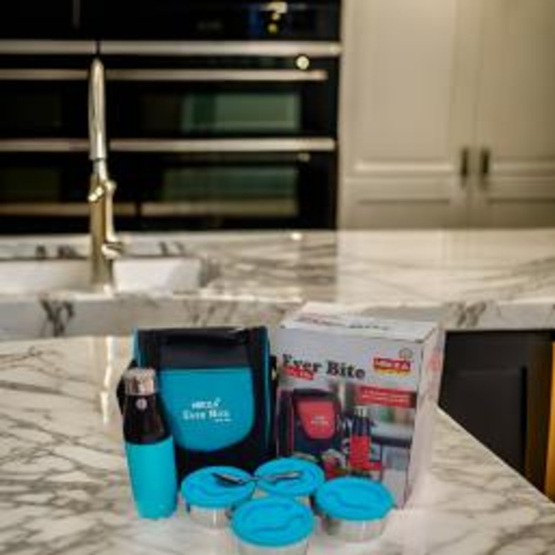 3516 Premium 4 Container Airtight With Insulated Bottle and Spoon